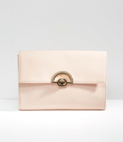 Pink táska legyező alakú csattal