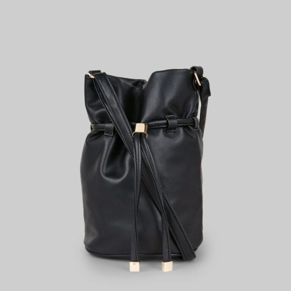 black-bucket-shoulder-bag