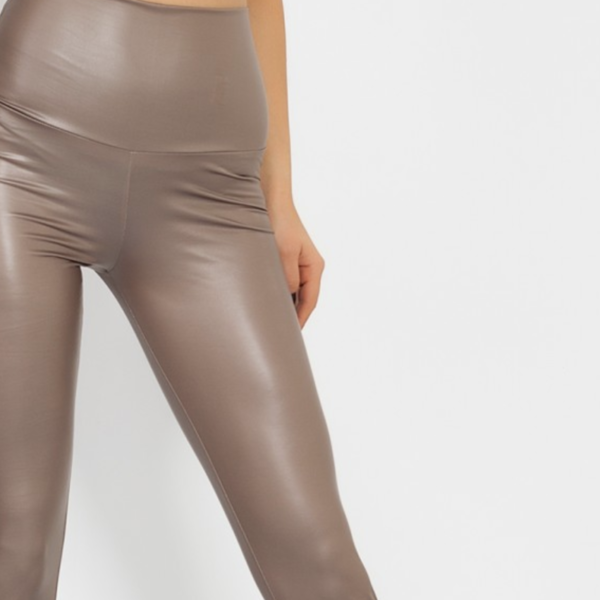 Fenékemelő, bőrhatású leggings