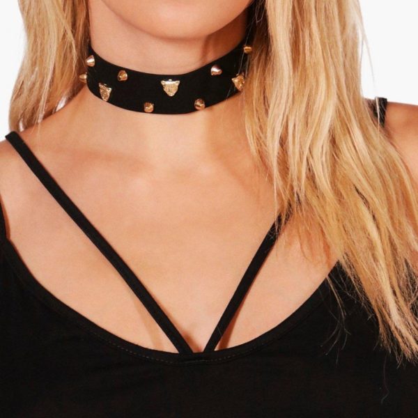 Sophia fekete szegecses nyakpánt